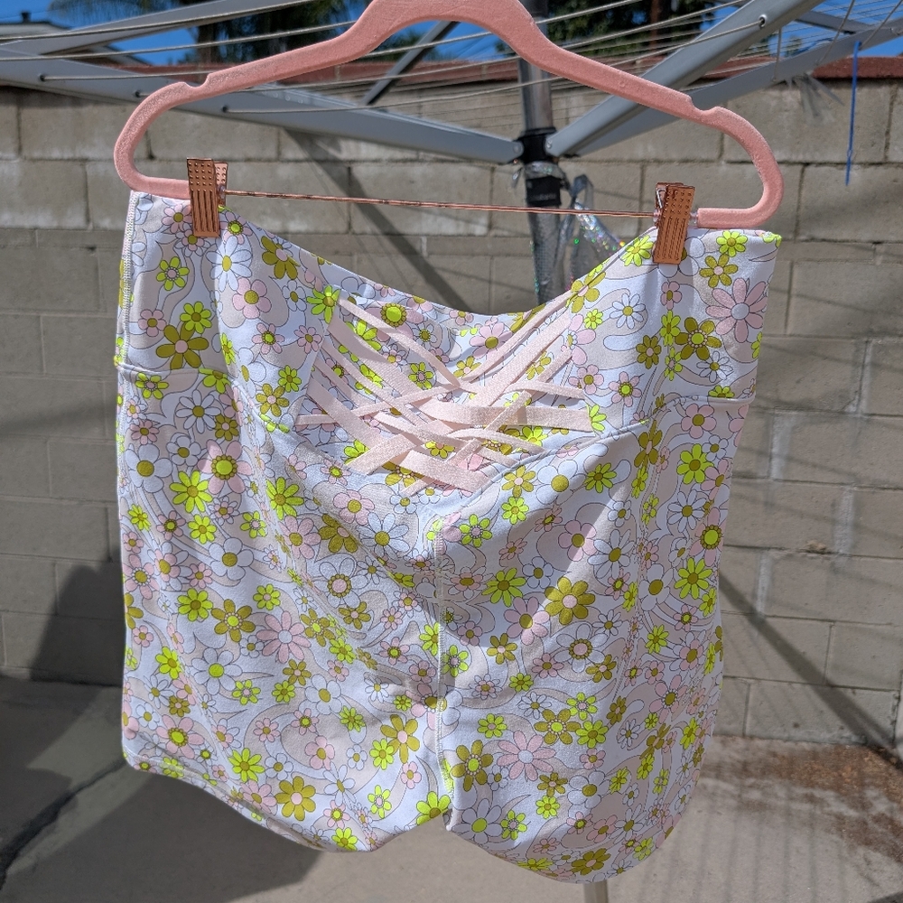 Fabletics Powerhold Retro Floral Activewear Set Sports Bra & Shorts Plus Size 3X - Picture 5 of 13